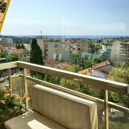 D'une Avec Vue Sur La Mer Balcon Amenage Et Wifi A A 3 Km De La Plage Ле-Канне